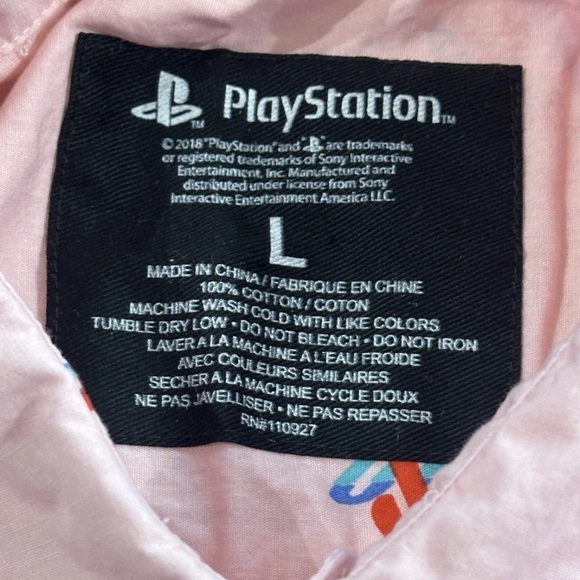 Sony PlayStation Men's Logo All Over Print Button Up Pink Shirt Casual Sz Large - Picture 3 of 3